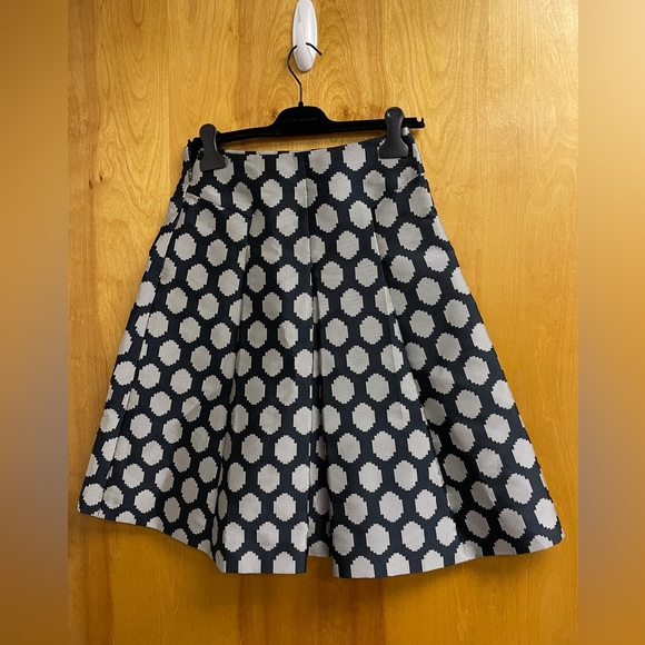 Jupe Textured Skirt - Picture 2 of 5
